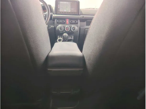 Car image 28