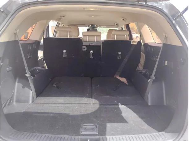 Car image 26