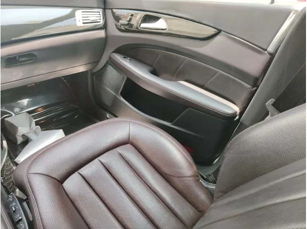 Car image 37