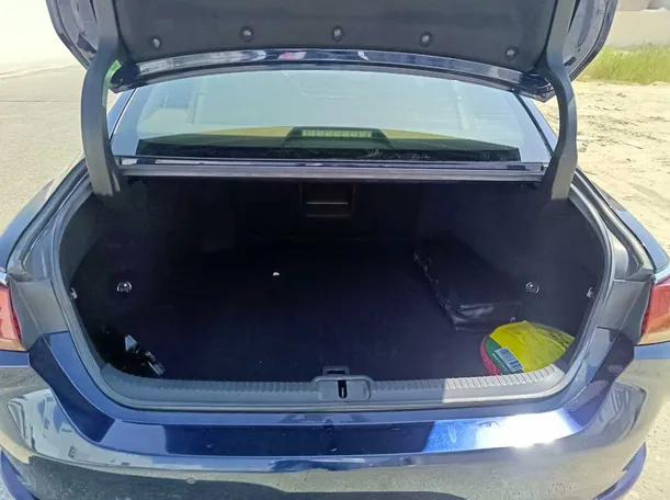 Car image 26