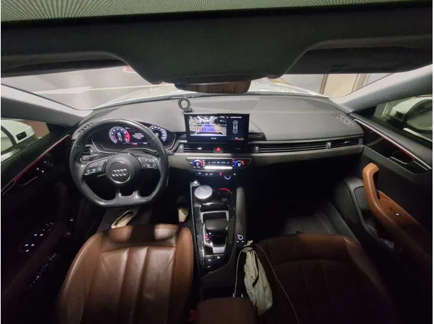 Car image 14