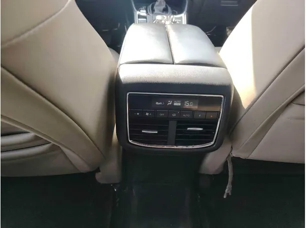 Car image 39