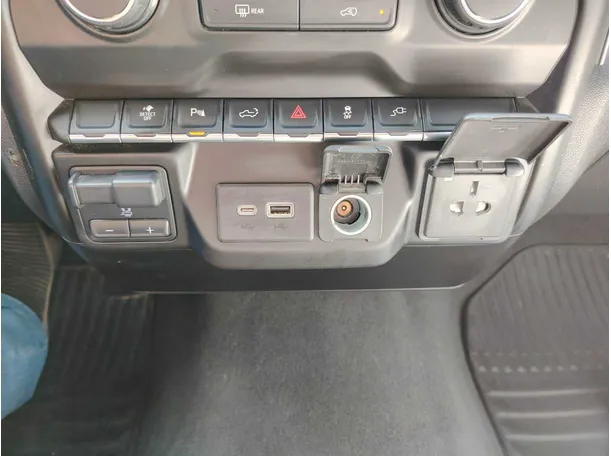 Car image 24