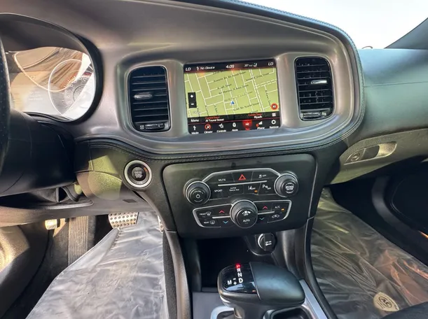 Car image 19