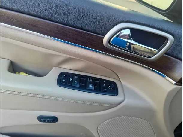 Car image 38