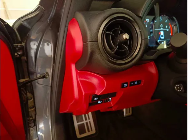 Car image 26