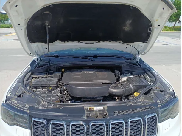 Car image 25