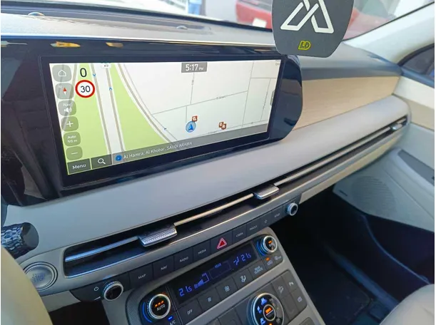 Car image 27