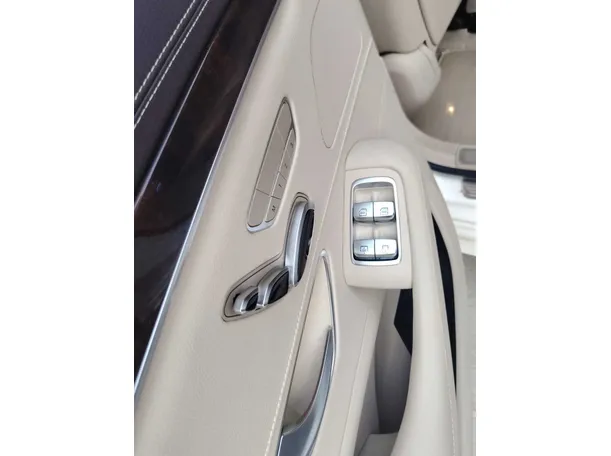 Car image 35