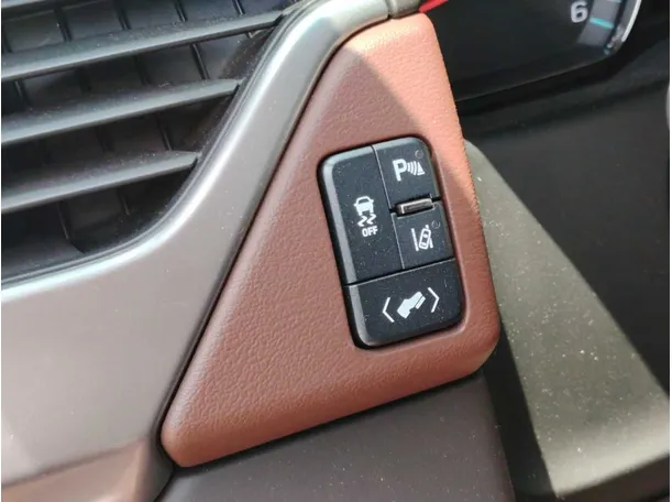 Car image 29