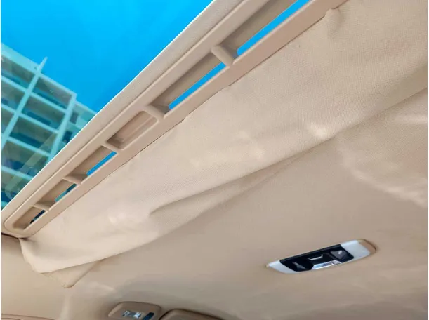 Car image 35