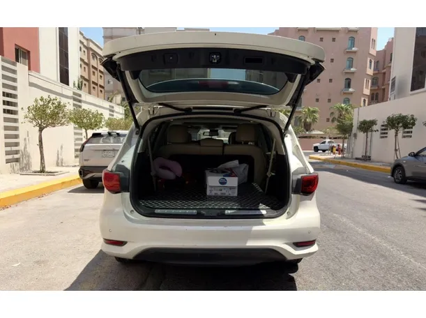 Car image 23