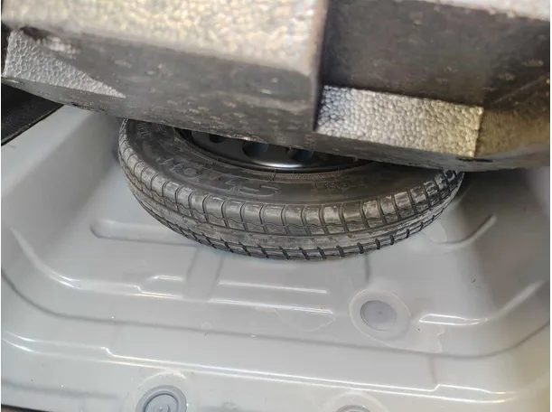Car image 33