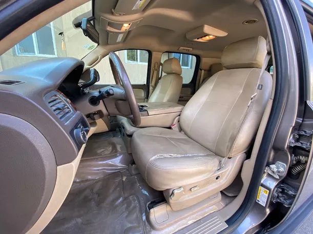 Car image 11