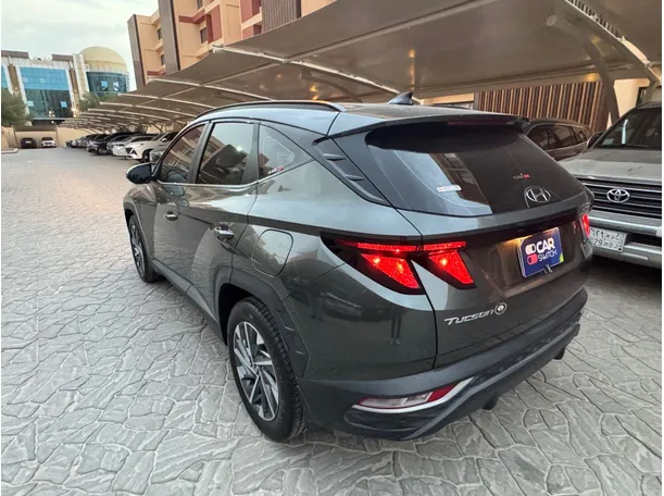 Car image 7