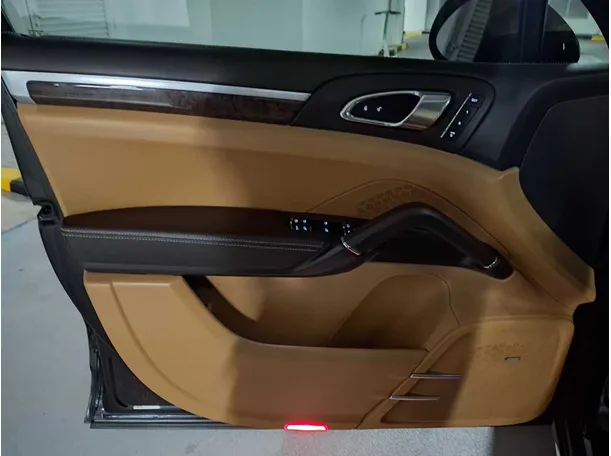 Car image 10