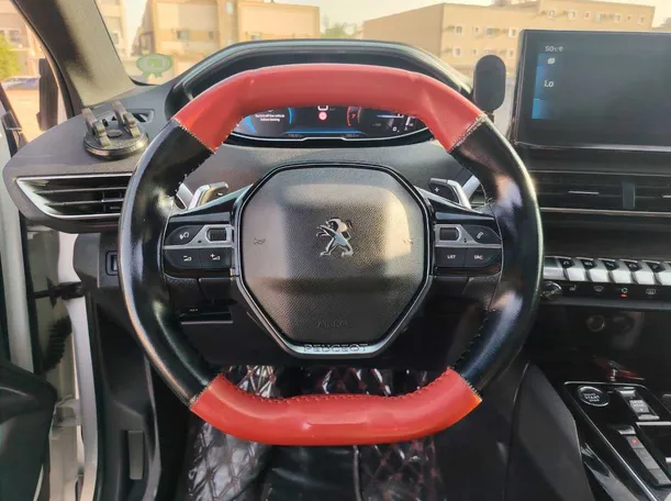 Car image 24