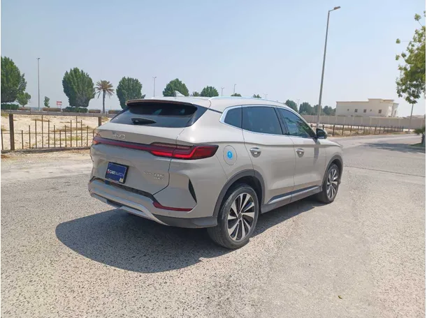 Car image 5