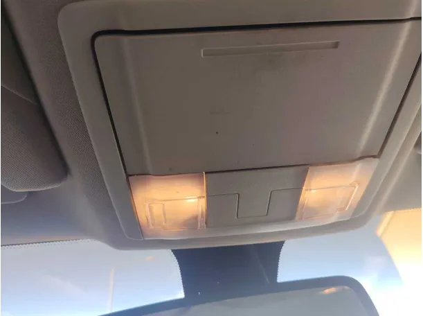 Car image 29