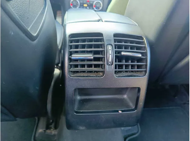 Car image 38