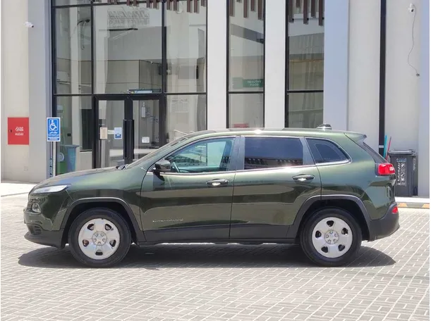 Car image 8