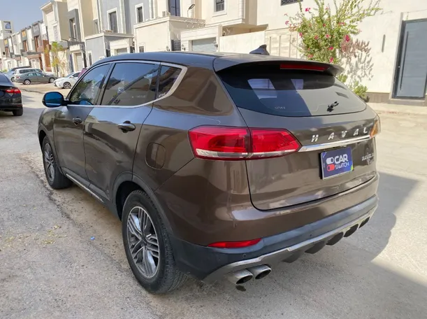 Car image 6