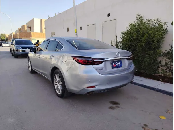 Car image 7