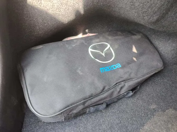 Car image 40