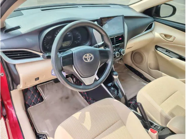 Car image 13