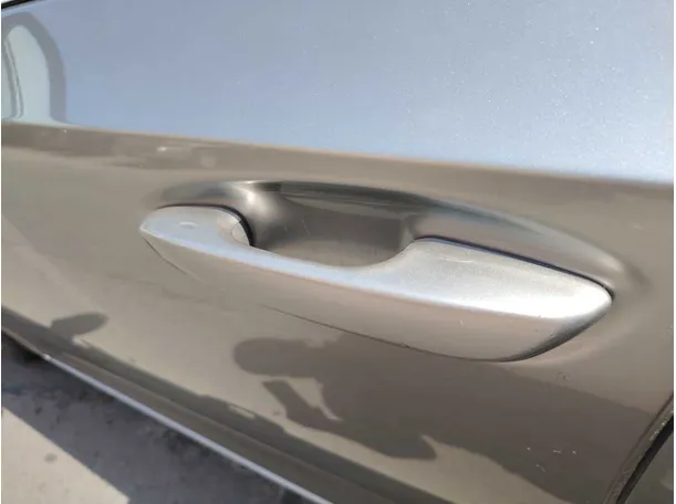 Car image 27