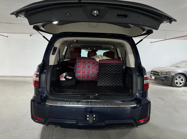 Car image 23