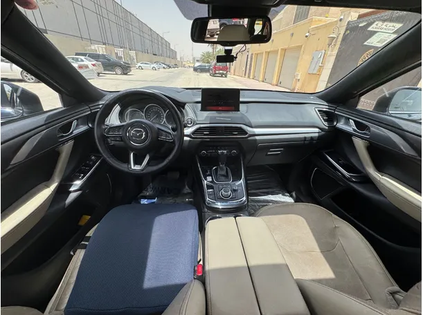 Car image 15
