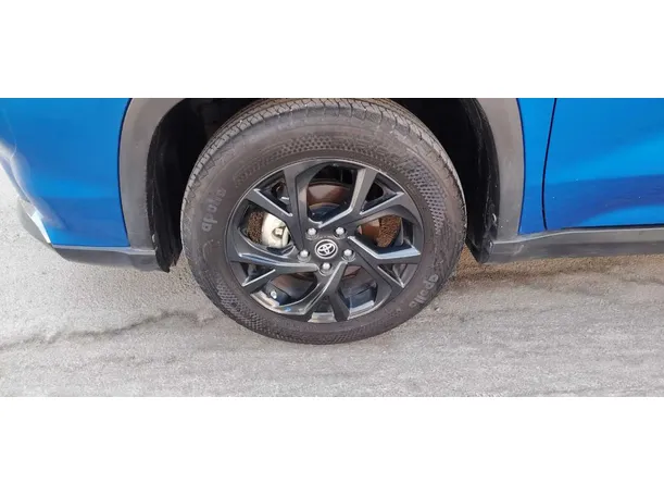 Car image 10