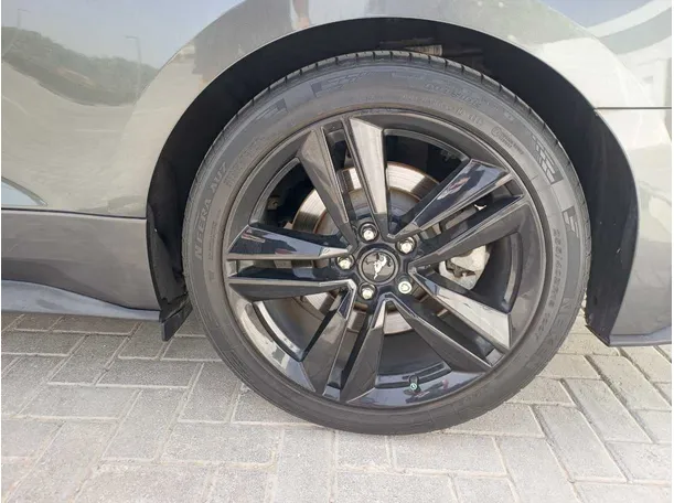 Car image 8