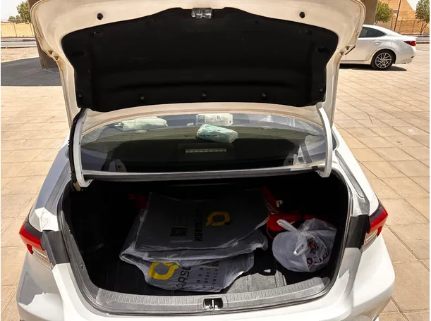 Car image 21