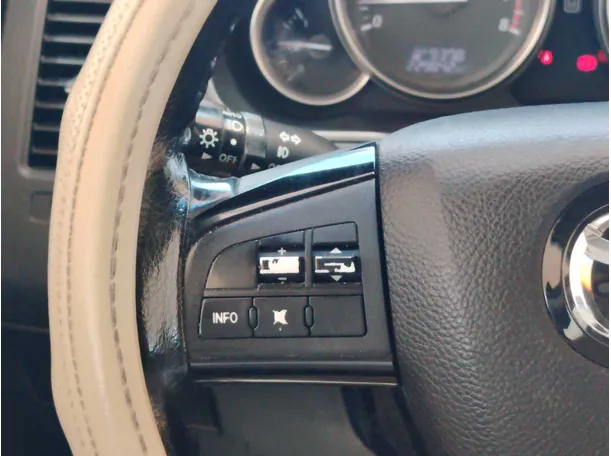 Car image 32