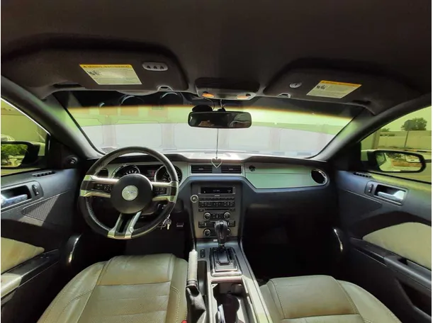 Car image 17