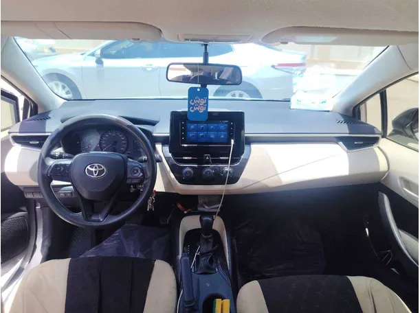 Car image 16