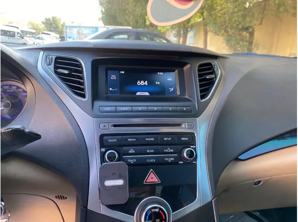 Car image 16