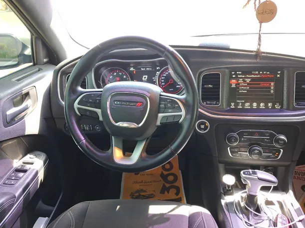 Car image 16