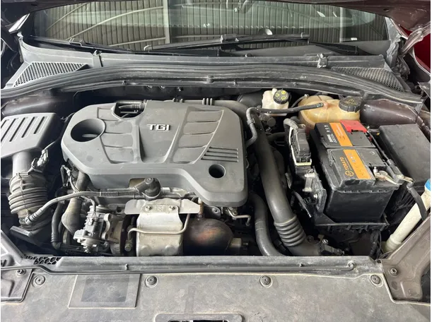 Car image 17