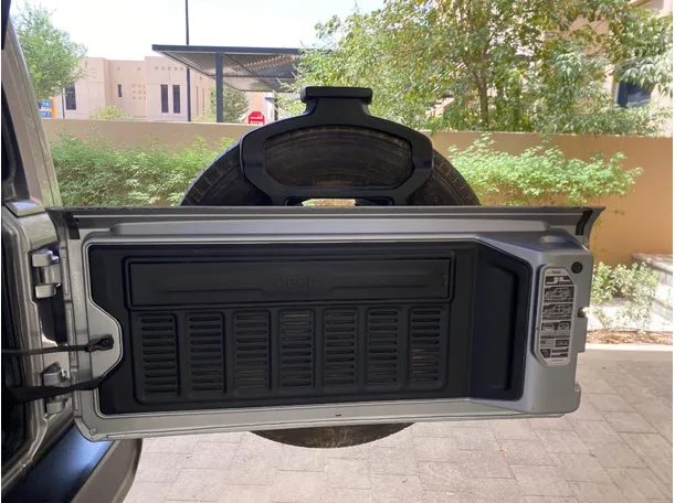 Car image 21