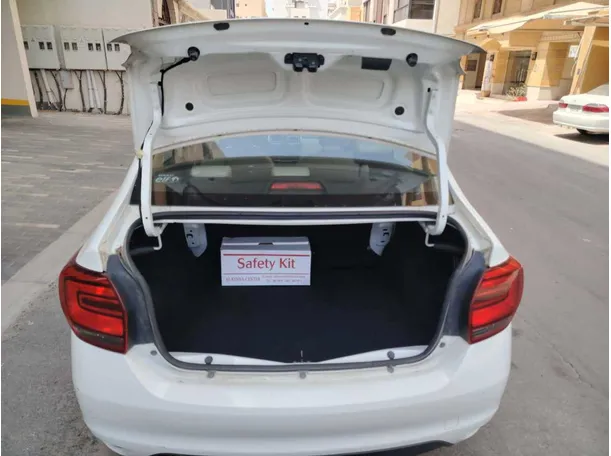 Car image 30