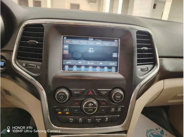 Car image 28