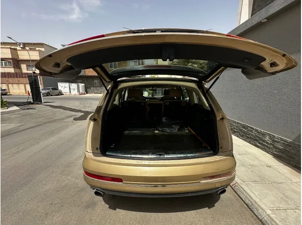 Car image 23