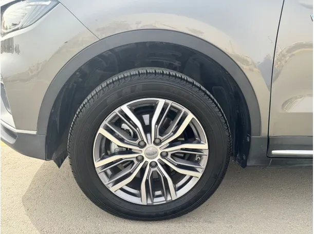 Car image 6