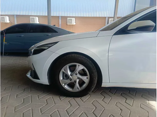 Car image 8