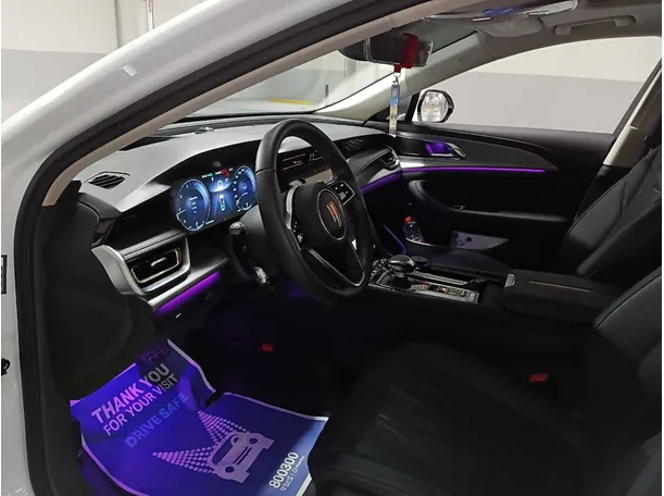 Car image 11