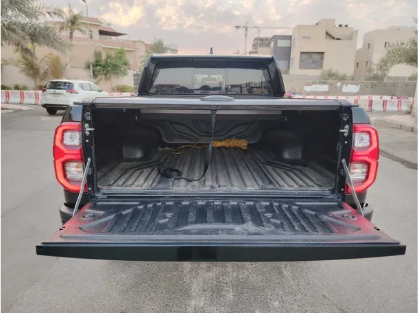 Car image 30