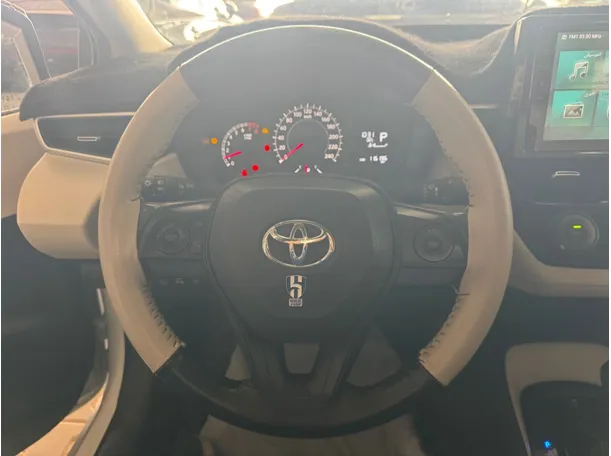 Car image 10